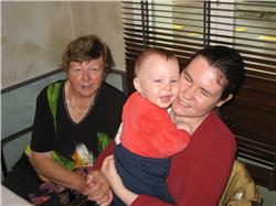 Das erste Mal im Ochsen in Uster, Und die Uroma ist auch mit dabei. IMG_2883.jpg