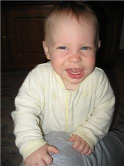 ... Ups! Aber die Jogging Hose von Papa ist sowieso viel interessanter. IMG_2969.jpg