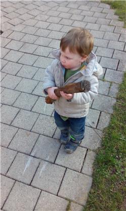 Kommt nur her ihr dunkeln Gestalten der lichtscheuen Gesellschaft. Ich bin vorbereitet und bewaffnet. IMG_20150323_174720.jpg