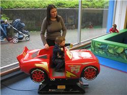 Guck mal Auto, was ich für einen schönen Ball hab. IMG_3614.jpg