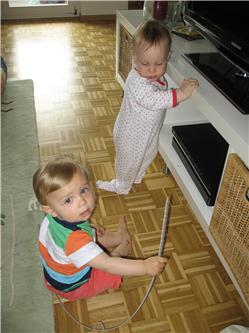 Das ist Livio. Den habe ich erst grad kennen gelernt. Das ist der Sohn der Schwägerin unserer Nachbahrin. Phuuuuh, ist das kompliziert IMG_3112.jpg