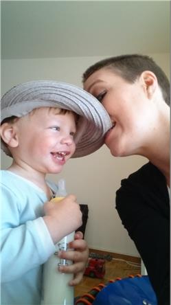 Heeee! Du kannst doch nicht meinen Hut essen. JOHANNA! HÖR SOFORT AUF DAMIT! DSC_8479.jpg