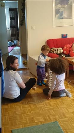 Spielen macht Spass. seht mal wie ich schon Jenga spielen kann. IMG-20150819-WA0001.jpg