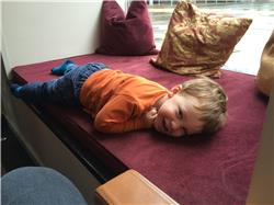 Ich schlaf' doch nicht. Hier gefällt es mir gut. IMG_0480.jpg