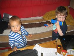 Heute ist der Julian da. Das ist sehr schade, dass er nicht mehr unser Nachbar ist. IMG_3657.jpg