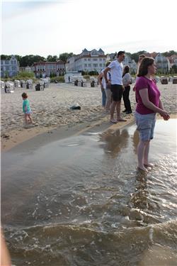 Halllloooooo! Hier geht es um mich! Na dann geh ich halt wohin, wo man sich noch um mich kümmert. IMG_4486.jpg