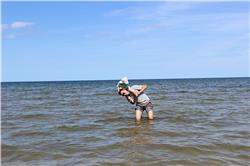 Was macht denn der Onkel Marcus? Ich will da nicht rein! IMG_4630.jpg