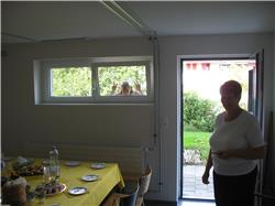 Das am Fenster ist die Laura. Sie ist zwar nicht an meinem Geburtstag sondern bei einer Konkurenzveranstaltung, aber immer bei uns willkommen IMG_3209.jpg