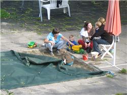 Schön, alle spielen mit mir. IMG_3259.jpg