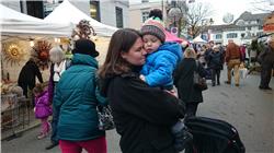 Ich bin mit Mama und der Johanna am Ustermarkt! DSC_4190.jpg