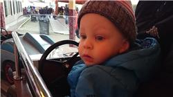 Ein Polizeiauto - Das hat Mama schön ausgesucht! DSC_4206.jpg