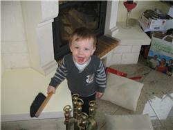 Oma macht das zwar gut, aber ein bisschen nachhelfen kann nicht schaden! IMG_3478.jpg