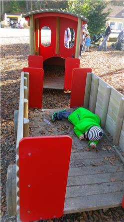 Und jetzt bin ich müde. Ich schlafe mal ein bisschen im Zug IMAG0043.jpg